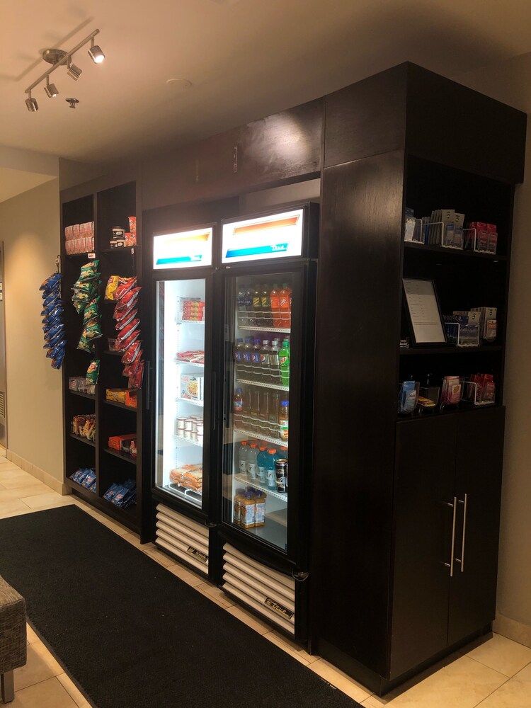 Albany Airport Inn and Suites - photo 37