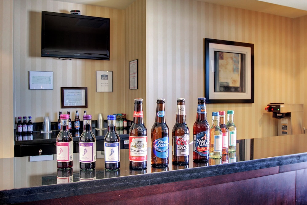 Cobblestone Inn & Suites Carrington - photo 45