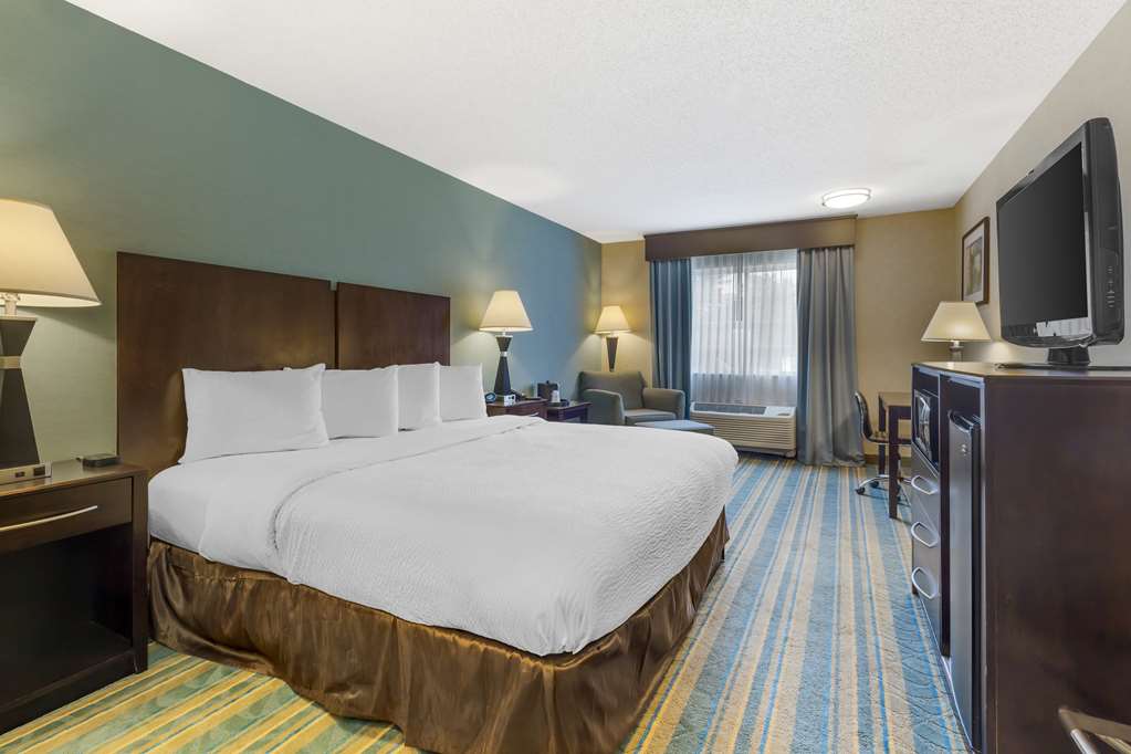 Best Western Plus Berkshire Hills Inn & Suites - photo 9