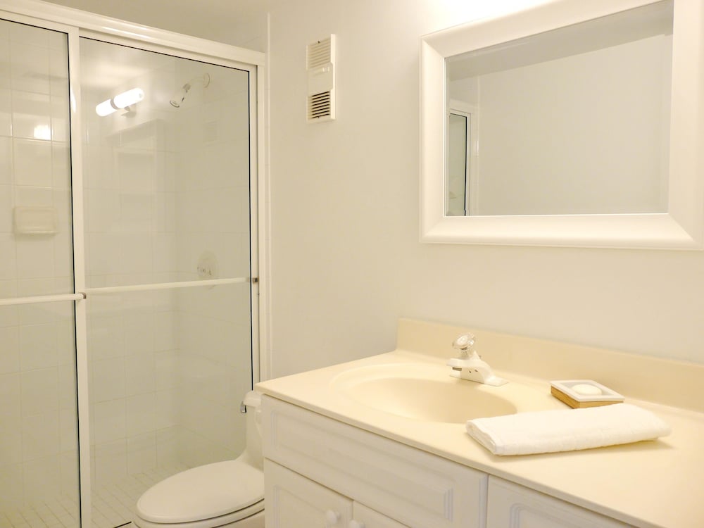 South Seas Tower 2 1001 - photo 14