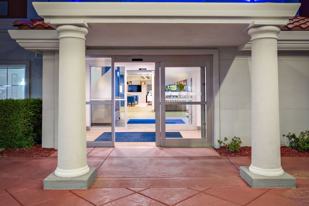 Holiday Inn Express Hotel & Suites Oroville Lake by IHG - photo 38