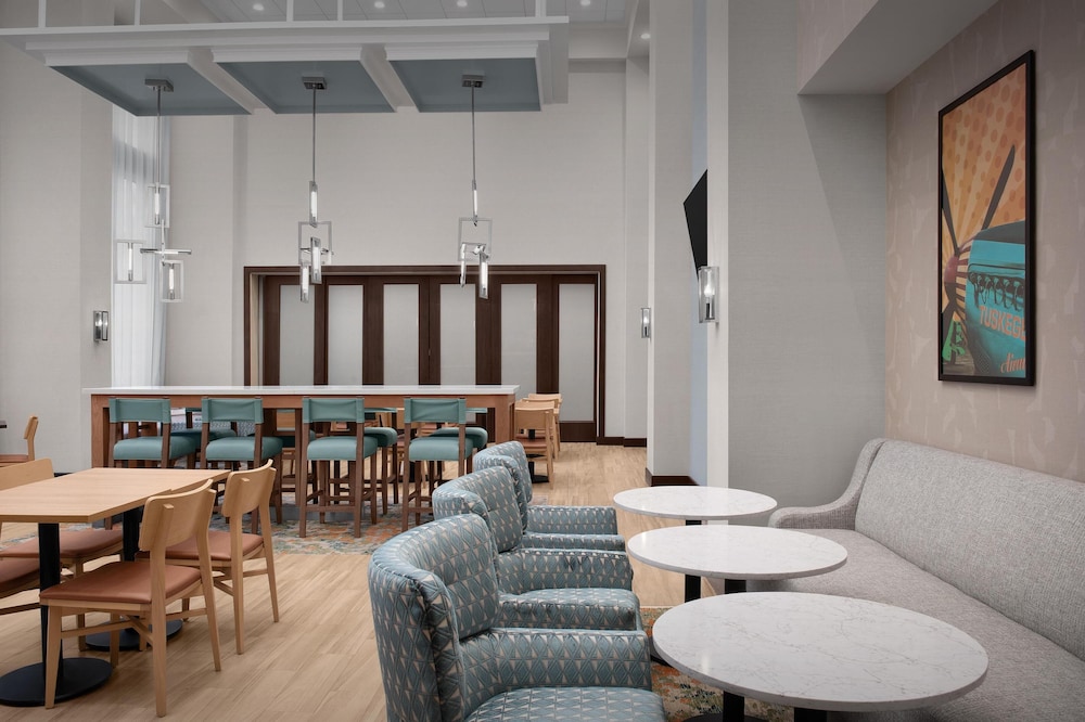 Hampton Inn & Suites Walterboro - photo 40