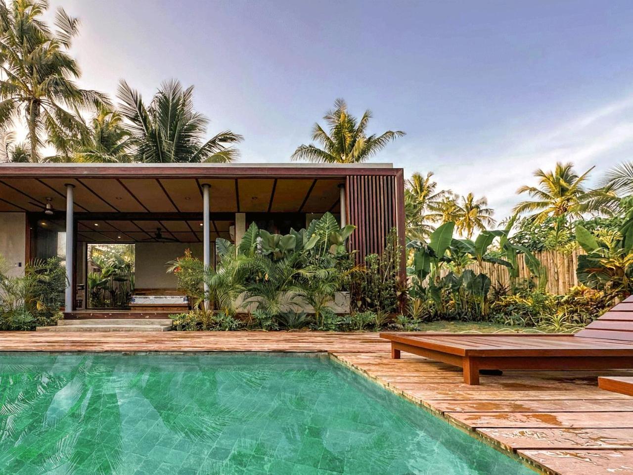 Kamaya Private Villa with Pool — 4-Star Luxury Hotel in General Luna, Philippines