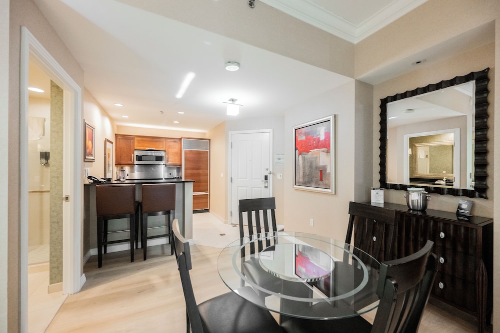 StripViewSuites at Signature - photo 86