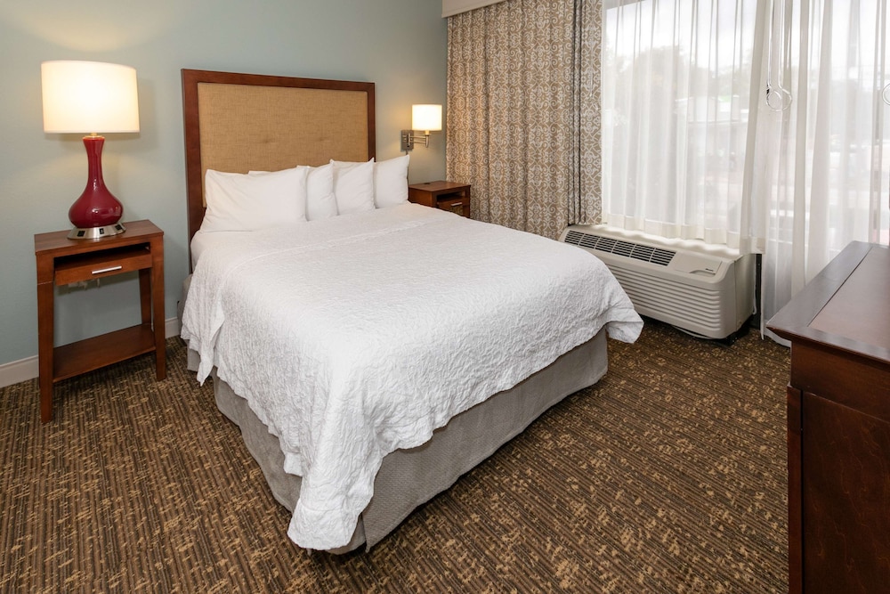 Hampton Inn & Suites Nashville Green Hills - photo 7