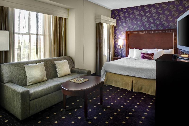 Courtyard by Marriott Kansas City Country Club Plaza - photo 18