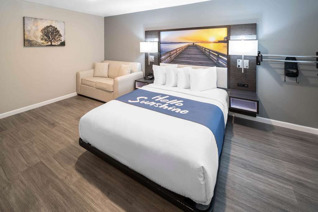 Days Inn by Wyndham Galt Elk Grove South - photo 8