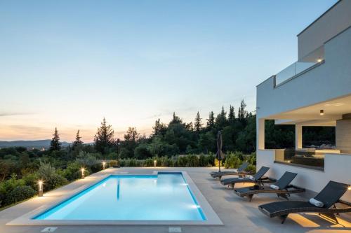 Villa Bura — 4-Star Luxury Hotel in Stankovci, Croatia