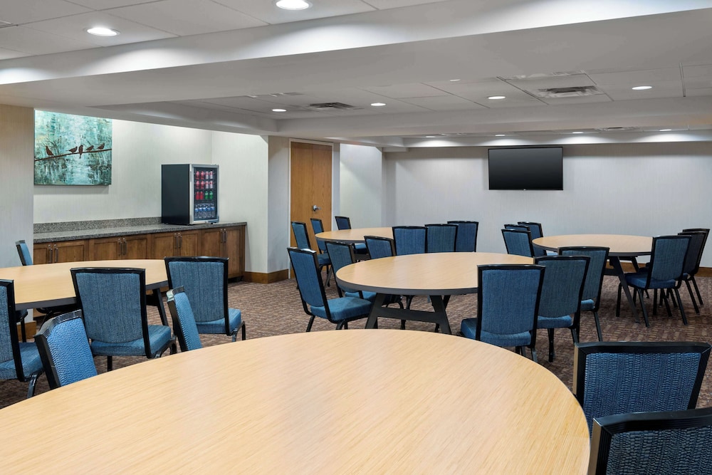 Hampton Inn & Suites Clayton St. Louis Galleria Area - photo 40