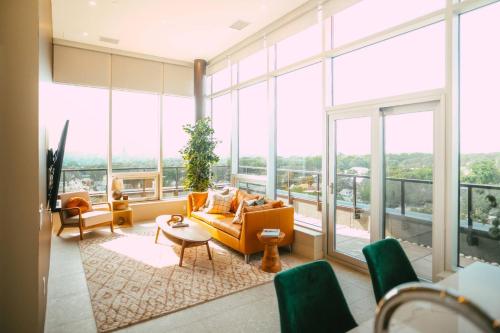 NEW Luxury 2BR Penthouse Apt In Central Halifax — 4-Star Luxury Hotel in Halifax, Canada