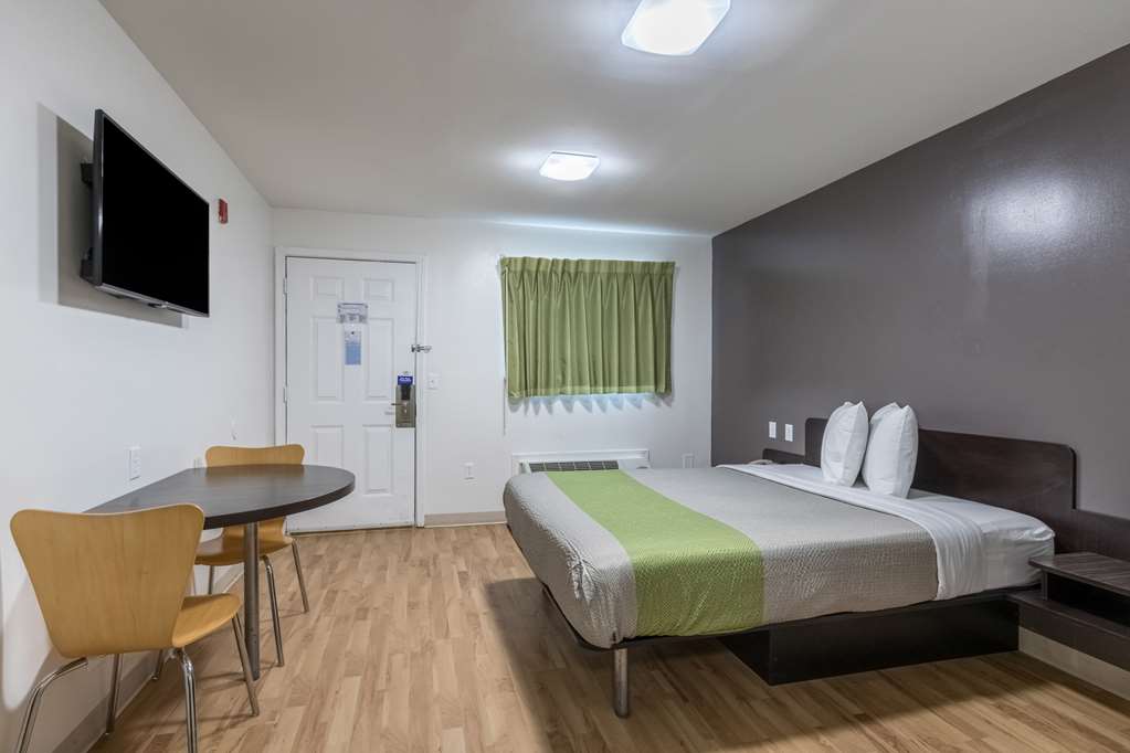 Studio 6 Extended Stay Savannah GA - photo 15