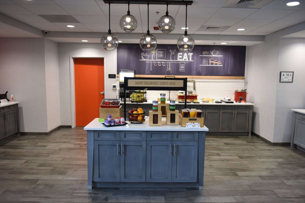 Hampton Inn & Suites Lenoir - photo 52