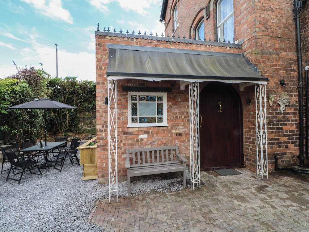 The Nook - carbon neutral hotel in Whitchurch