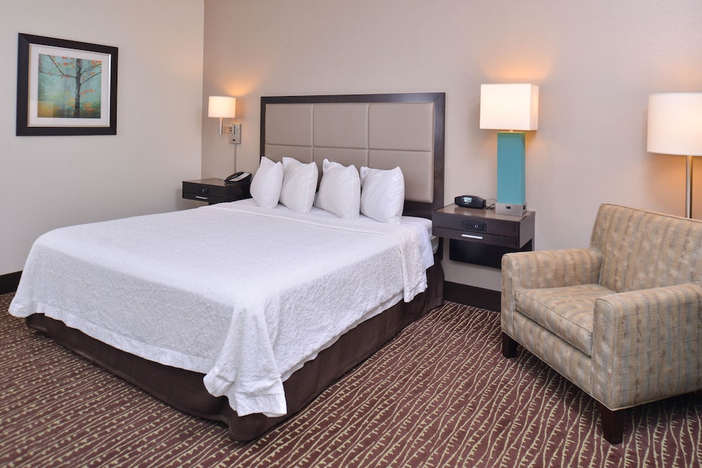 Hampton Inn & Suites Bend - photo 6