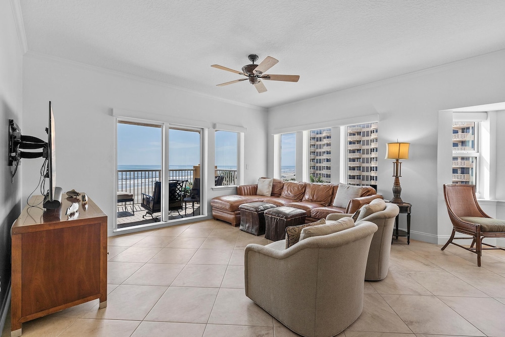 Atlantic Villas 301 — 4-Star Luxury Hotel in New Smyrna Beach, United States