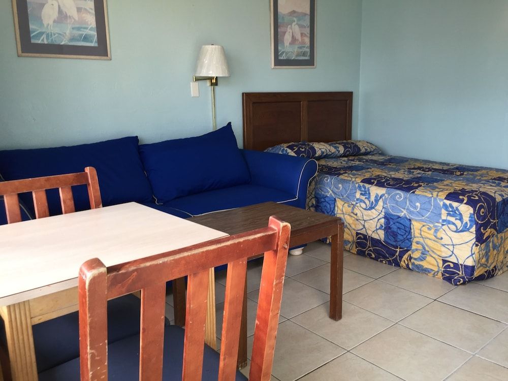 Calypso Motor Inn - photo 6