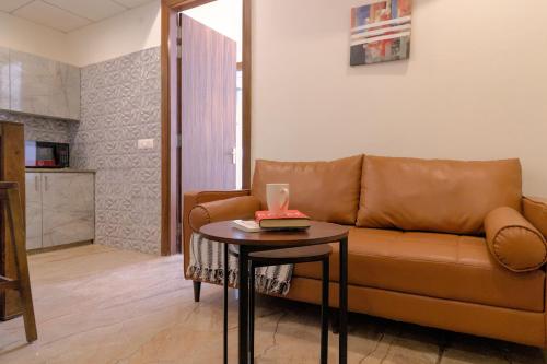 FlxHo Horizon ONE Luxury Hotel & Residences Golf Course Road 2 Min from 42 43 Metro Station