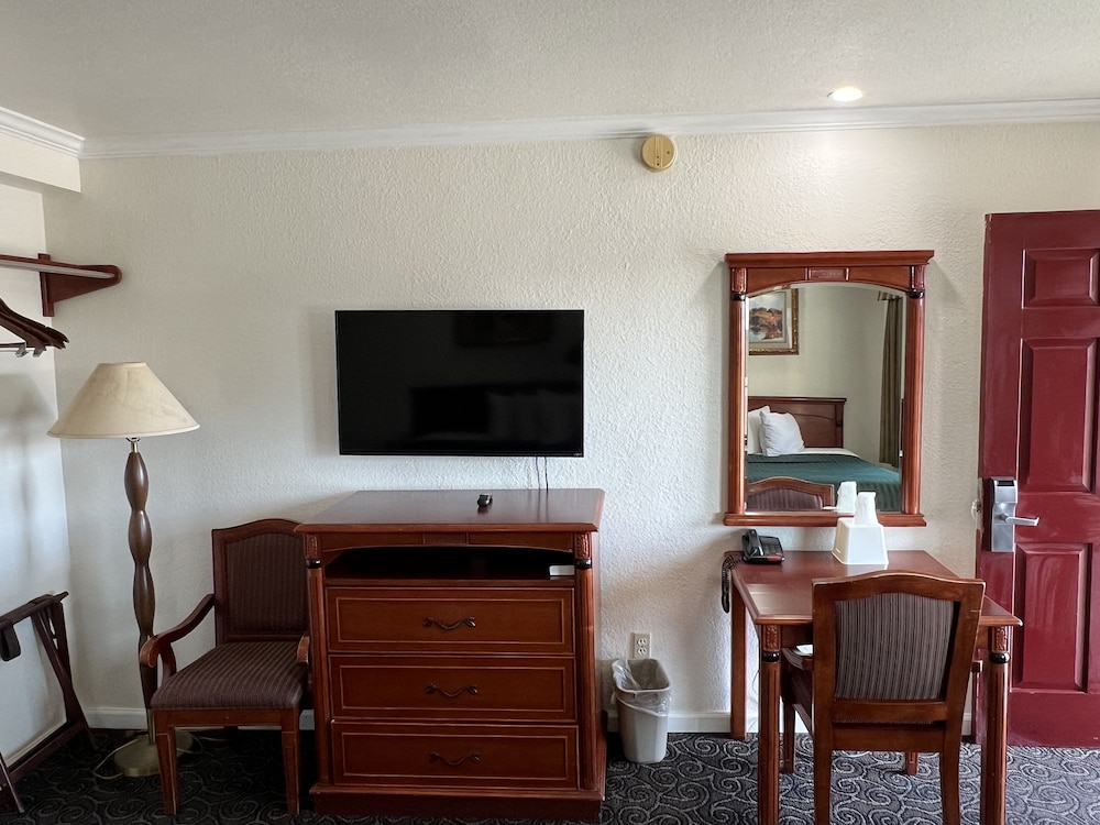 Americas Best Value Inn Hanford - photo 6