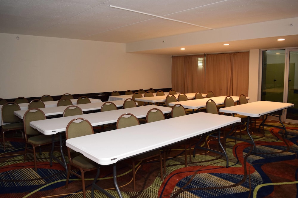 Baymont by Wyndham Addison - photo 24