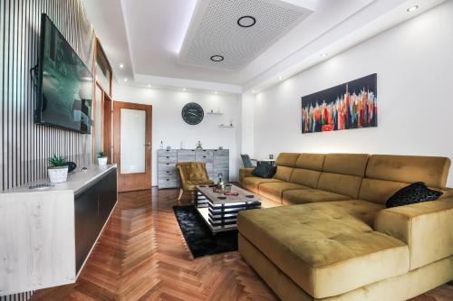 Apartman Strong — 5-Star Luxury Hotel in Slavonski Brod, Croatia
