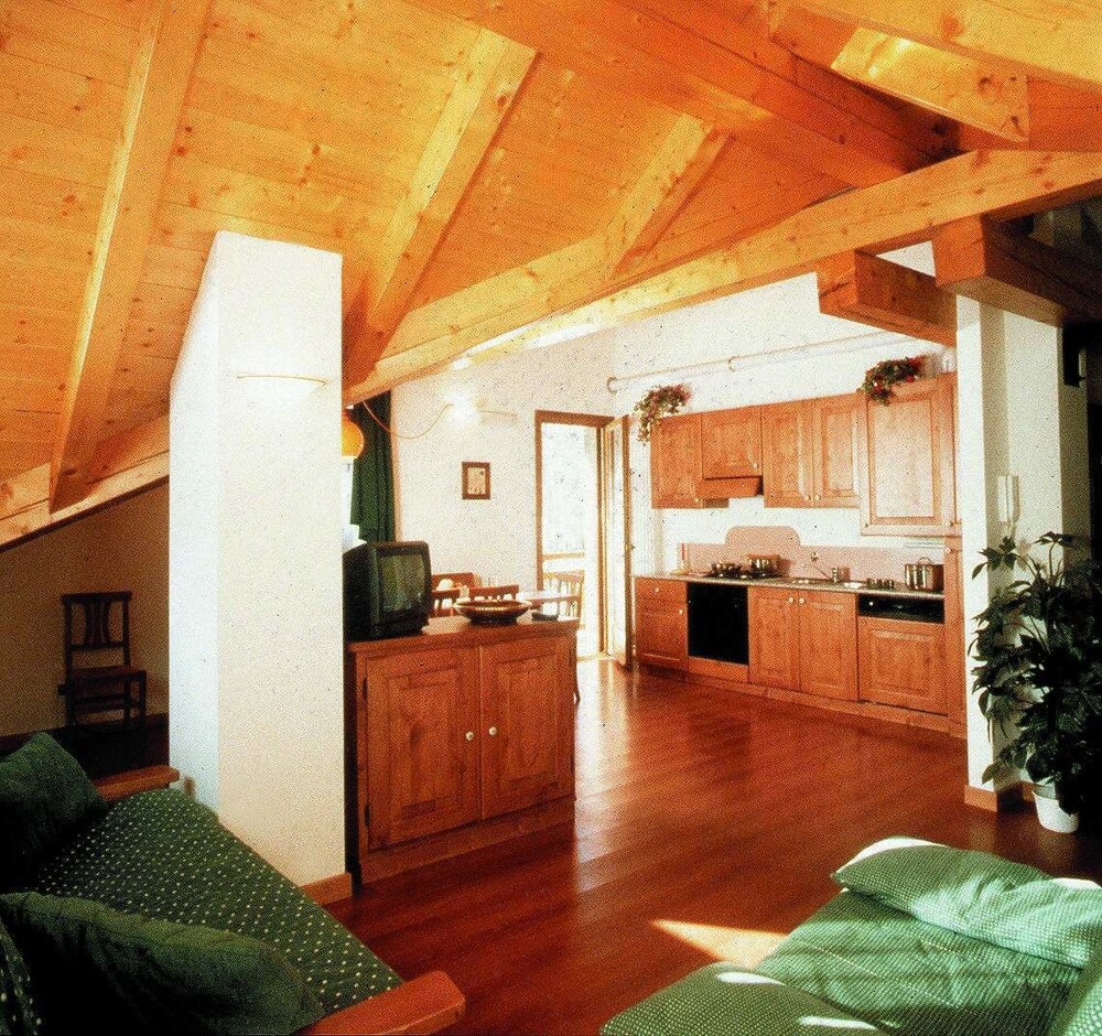 Residence Piz Aot — 4-Star Luxury Hotel in Mezzana, Italy