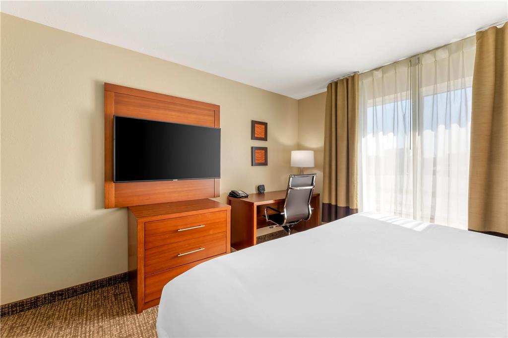 Comfort Inn & Suites Porter near Indiana Dunes - photo 12