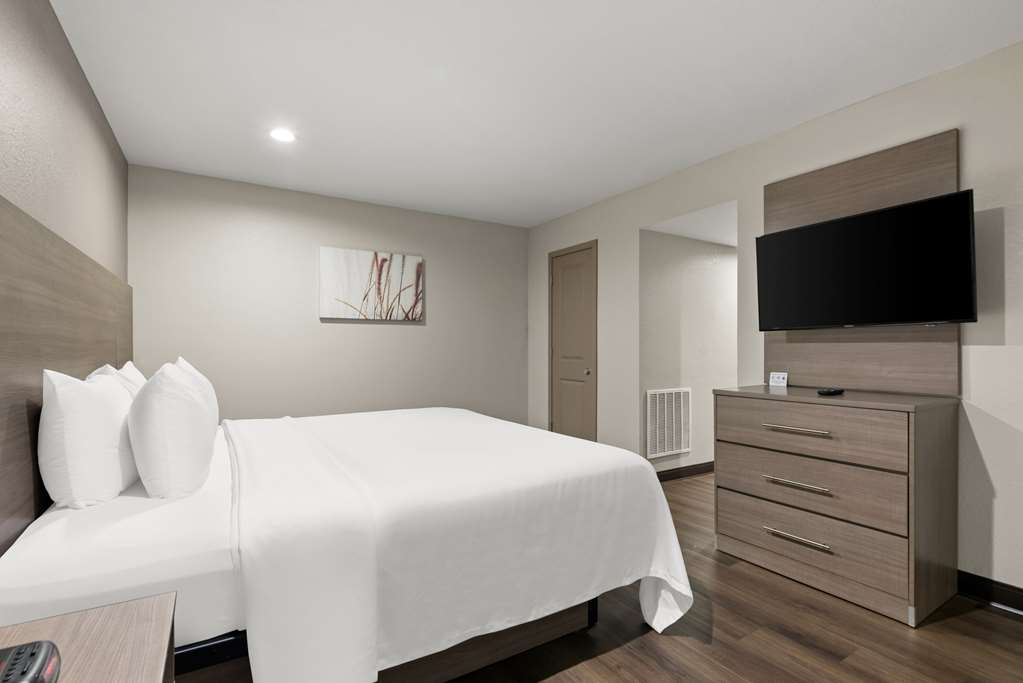 Quality Suites Wildwood The Villages - photo 9