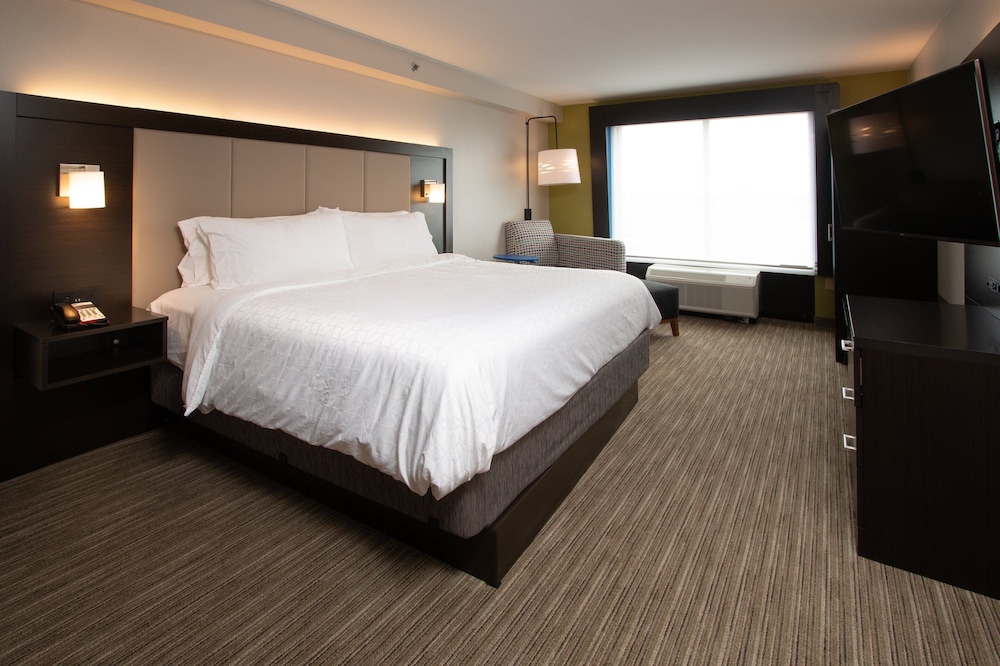 Holiday Inn Express Hotel & Suites Tupelo by IHG - photo 17