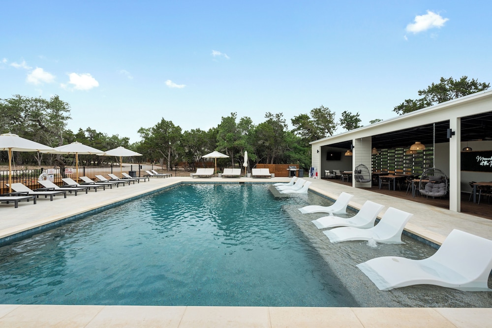 The Cedars Ranch — 4-Star Luxury Hotel in Wimberley, United States