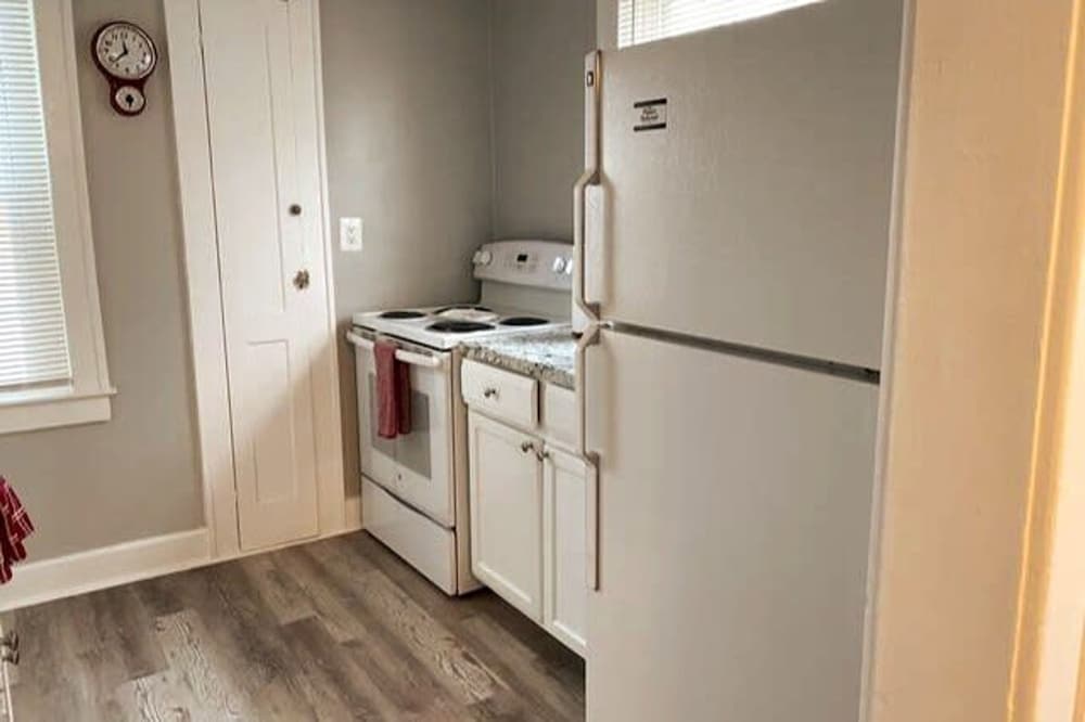 Automaniac Spot in the Heart of Pontiac 3 Beds 2 Baths - photo 16