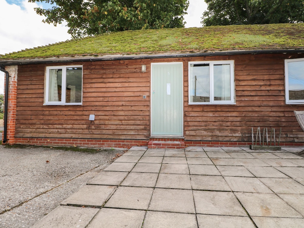 Byre Cottage 2 — 4-Star Luxury Hotel in Pulborough, United Kingdom