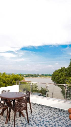 River Town Stays - last minute hotel in Varanasi