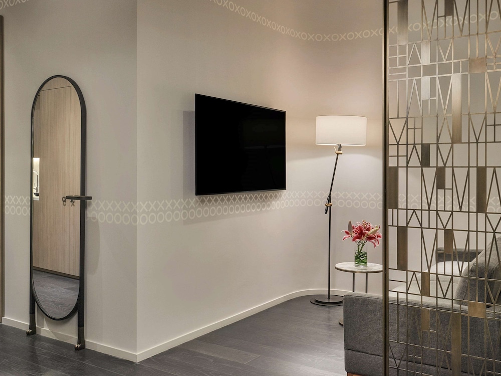 Sls Lux Brickell - photo 15