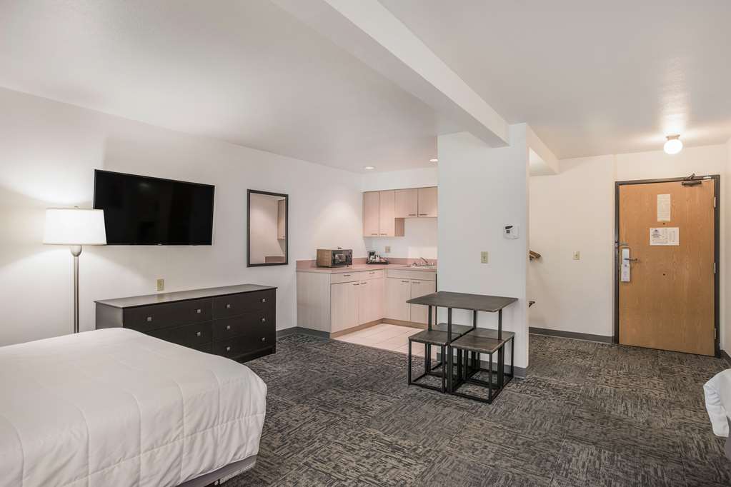 Americas Best Value Inn Birch Run - photo 24
