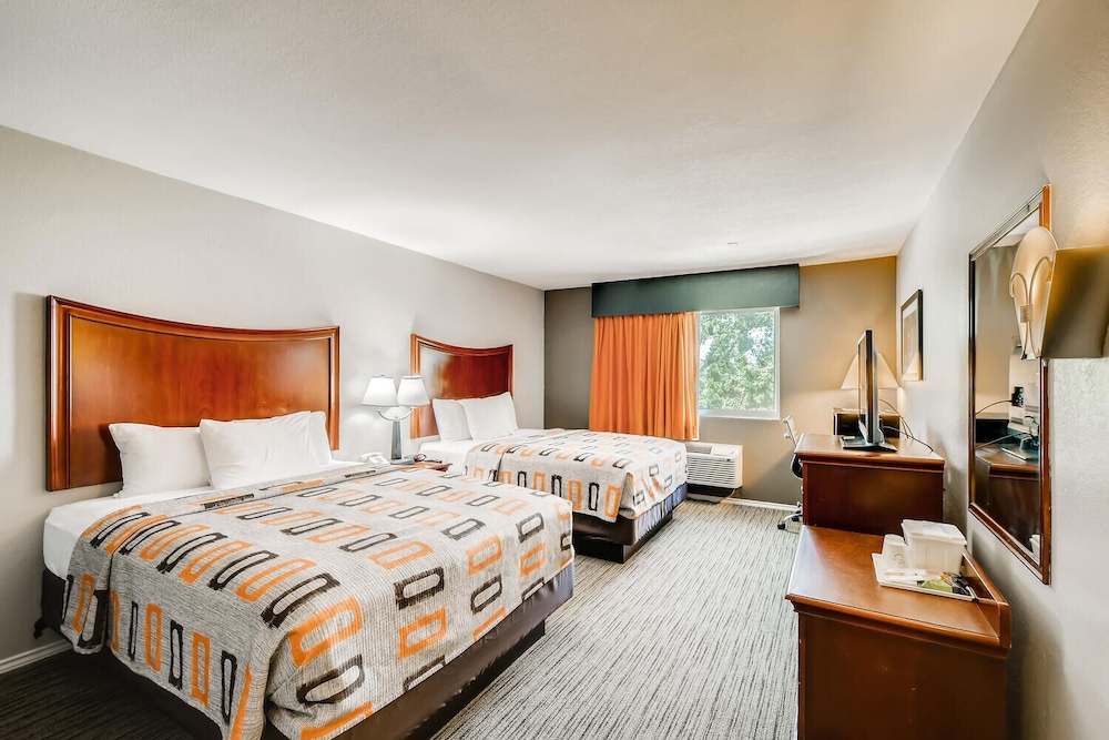 Orangewood Inn & Suites Midtown - photo 14