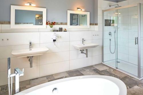 Villa Emma — 4-Star Luxury Hotel in Ostseebad Sellin, Germany