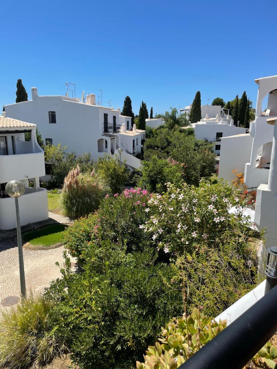 FeWo Cesar Manrique Albufeira Portugal — 4-Star Luxury Hotel in Albufeira, Portugal