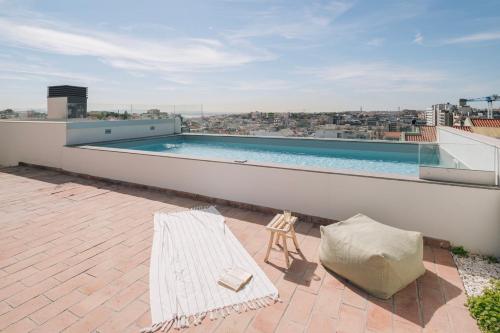 Biel 2 bedrooms pool and parking in Arroios — 4-Star Luxury Hotel in Lisbon, Portugal