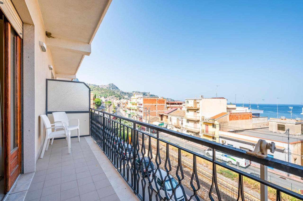 GuestHost Giardini Naxos Roomy Flat near the Sea — 4-Star Luxury Hotel in Giardini-Naxos, Italy