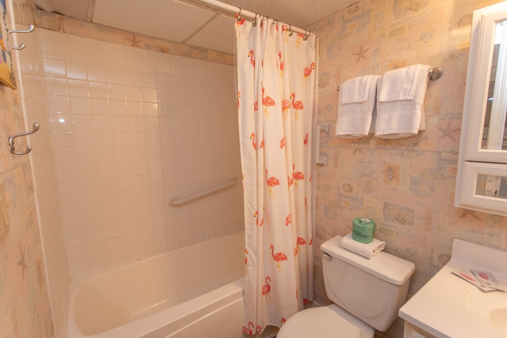 Royal Garden Resort 401 3 Bedroom Condo by Redawning - photo 22
