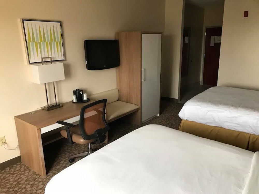 Holiday Inn Express Hotel & Suites Dayton West Brookville by IHG - photo 7