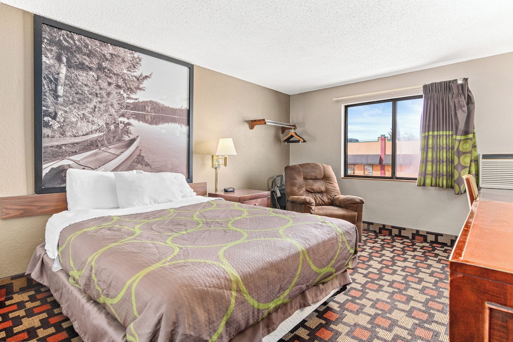 Super 8 by Wyndham Little Falls - photo 8