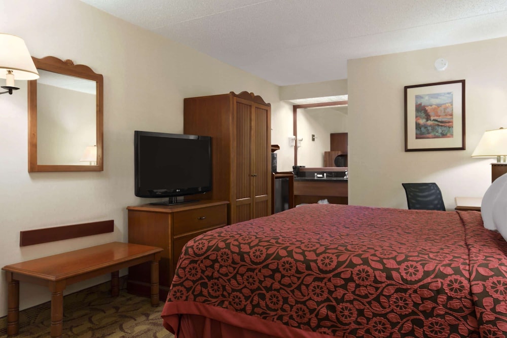 Days Inn by Wyndham Las Cruces - photo 13