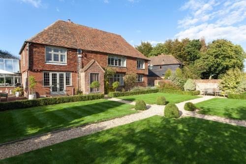 Dormestone Farm by Bloom Stays in Ashford, United Kingdom