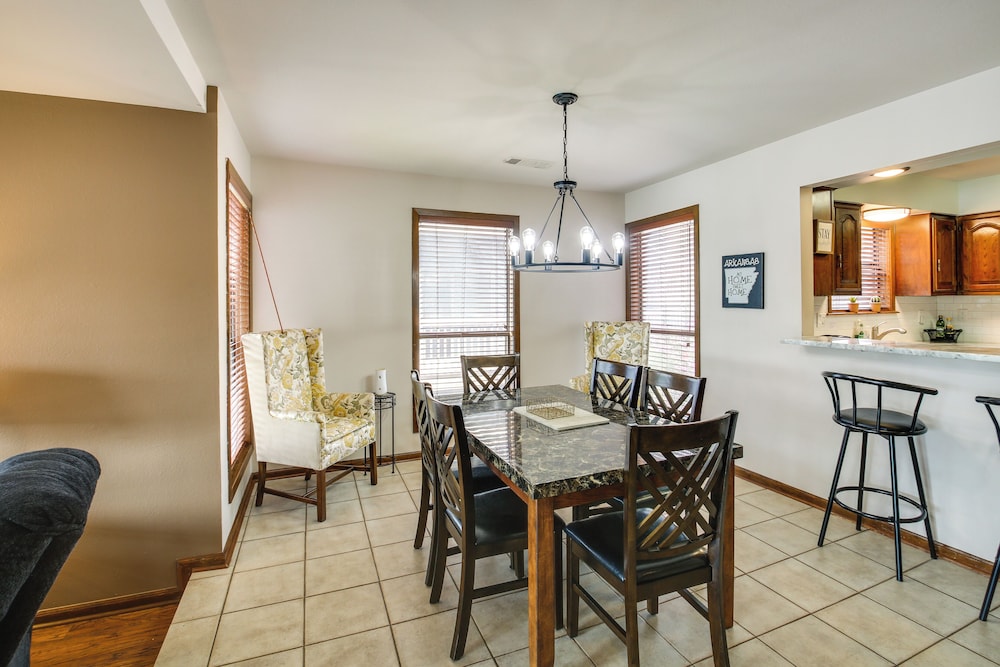5 Mi to Casino: Waterfront Condo in Hot Springs - photo 7