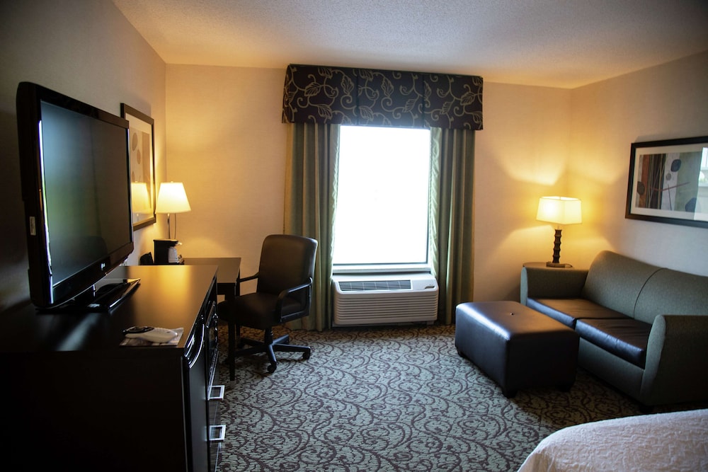 Hampton Inn & Suites Sharon - photo 41