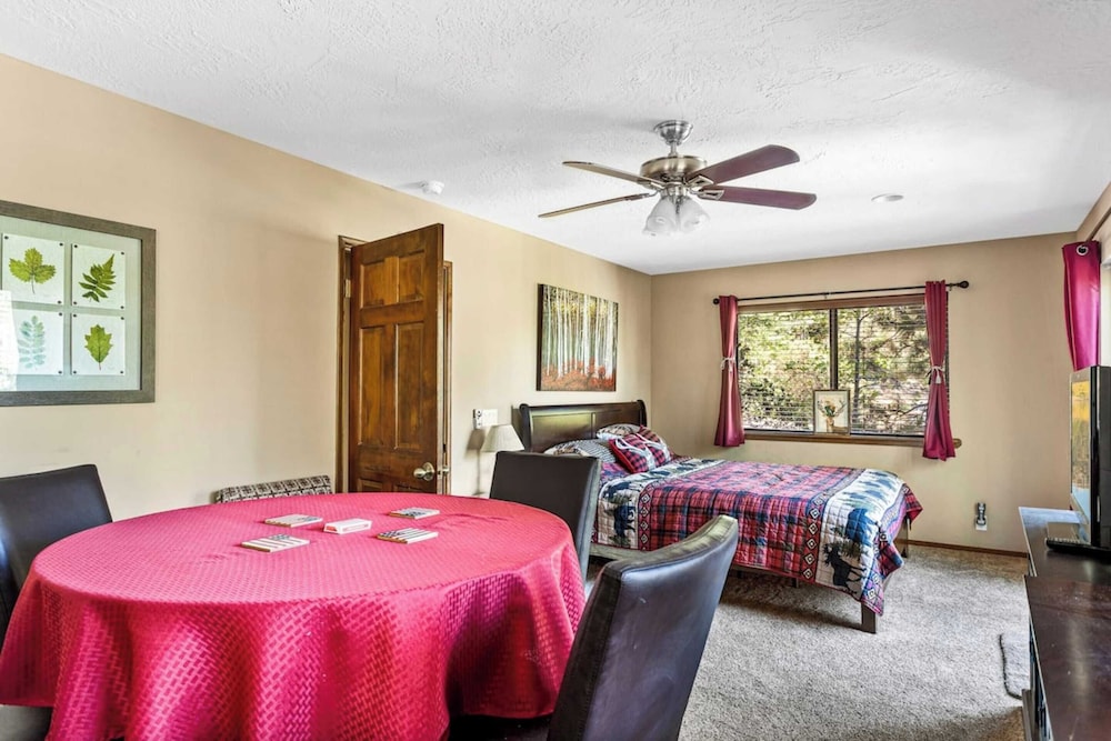 Sutter Ln by Avantstay Beautifully Remodeled Kitchen 4cabin chic Bedrooms - photo 13