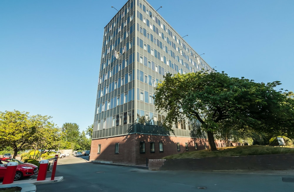 Approved Serviced Apartments Park Rise — 4-Star Luxury Hotel in Manchester, United Kingdom