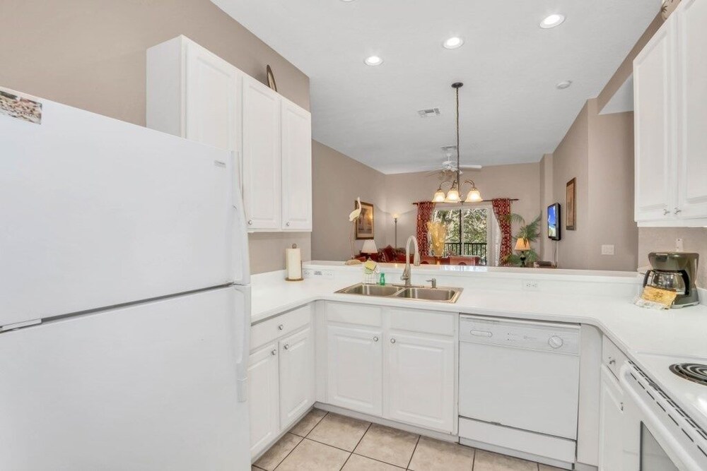 3 Bed In Resort Close To Disney 3 Bedroom Condo - photo 10