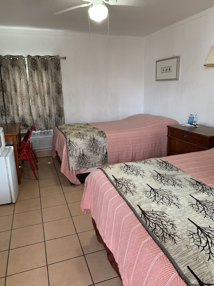 Sunshine Motel - photo 21